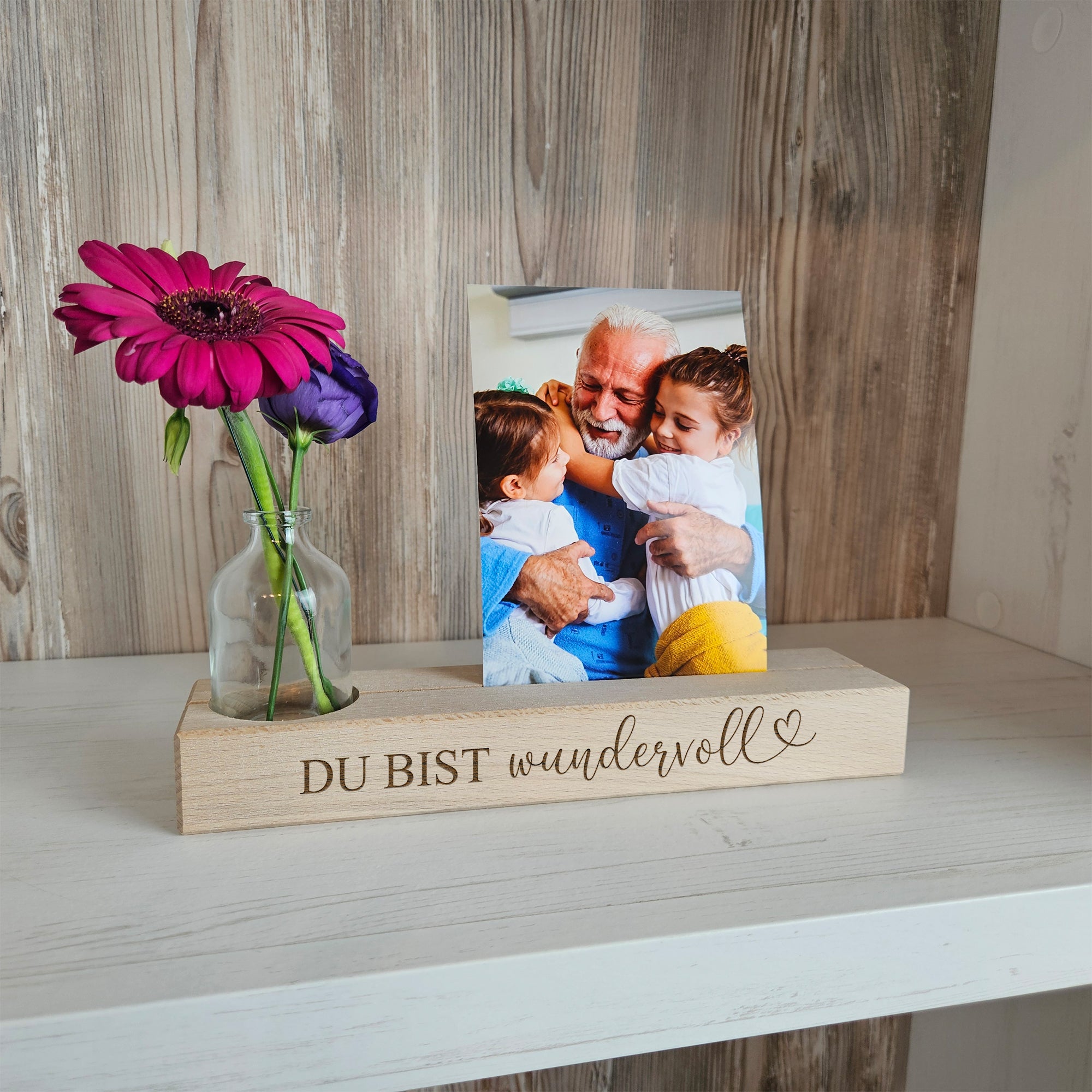 Fotoständer aus Holz mit Vase – Geschenk für Mama, Oma oder Freundin - Du bist wundervoll