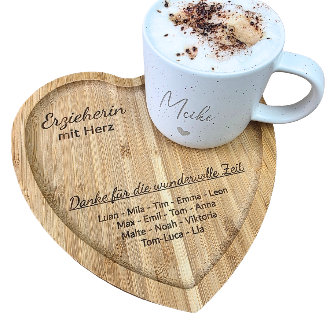 Abschiedsgeschenk Erzieherin mit Kindernamen – Personalisierte Tasse & Herz-Tablett | Geschenk Erzieherin Abschied