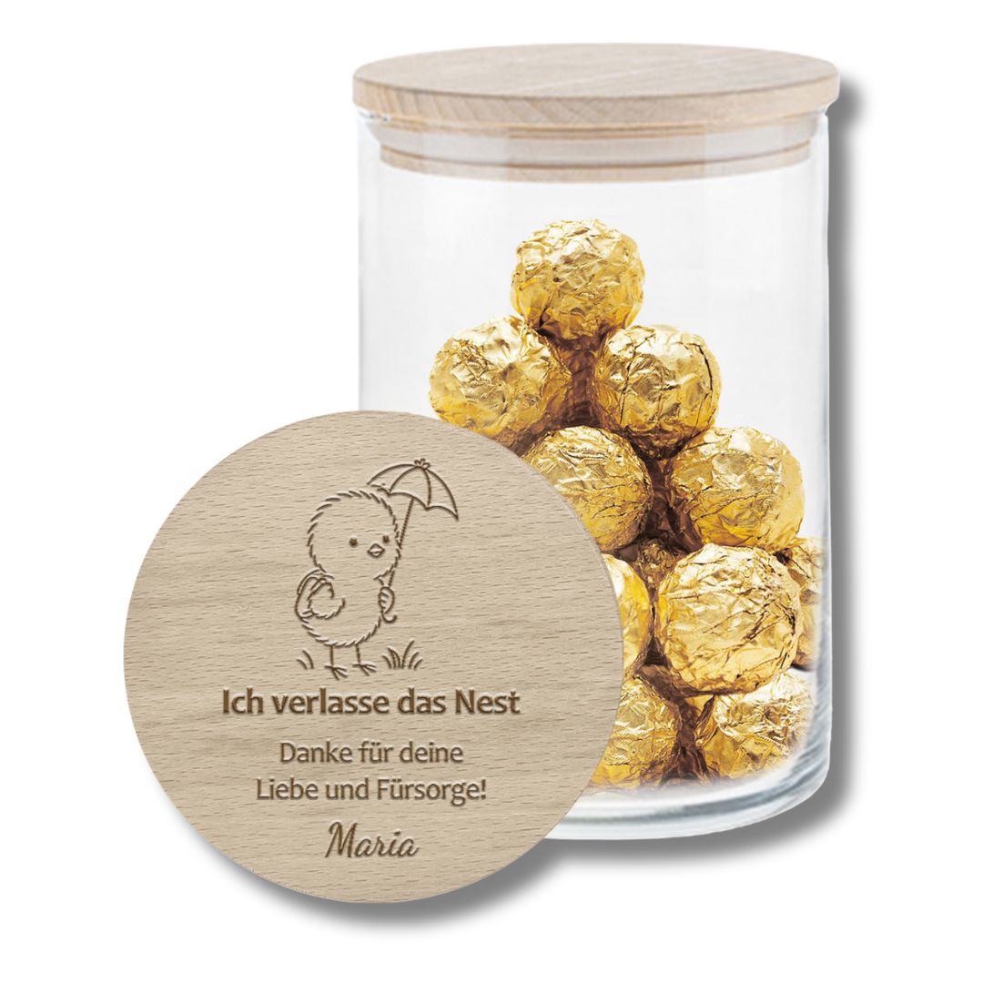 Personalisiertes Vorratsglas mit graviertem Küken-Deckel – Vorderansicht mit Pralinen