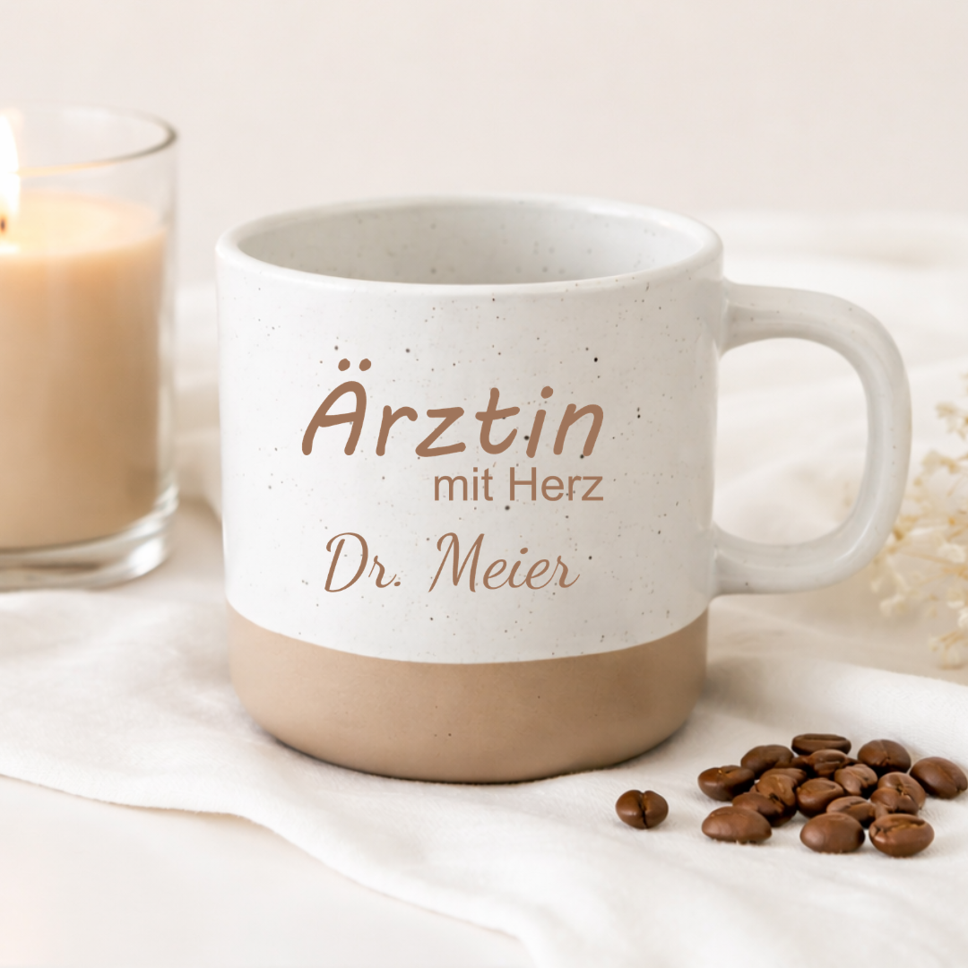 Ärztin mit Herz Tasse personalisiert mit Name – besonderes Dankeschön Geschenk für Arzt oder Ärztin