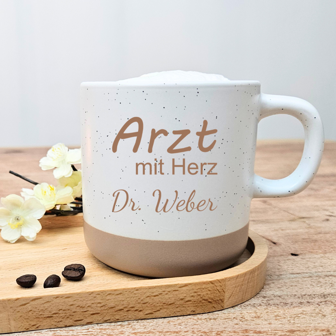Ärztin mit Herz Tasse personalisiert mit Name – besonderes Dankeschön Geschenk für Arzt oder Ärztin