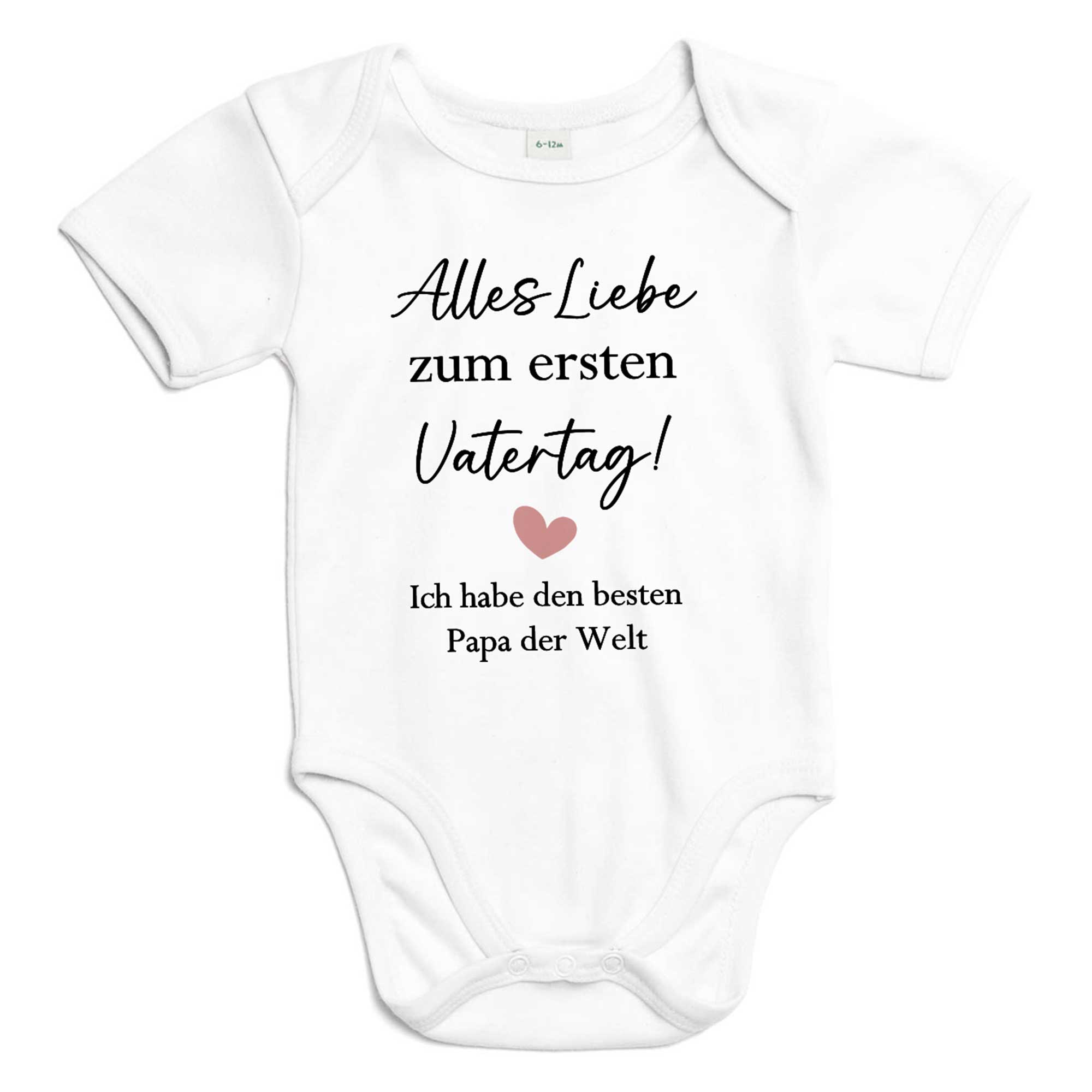 Freigestellter Baby Body mit Aufdruck 'Alles Liebe zum ersten Vatertag' – Herz in Wunschfarbe