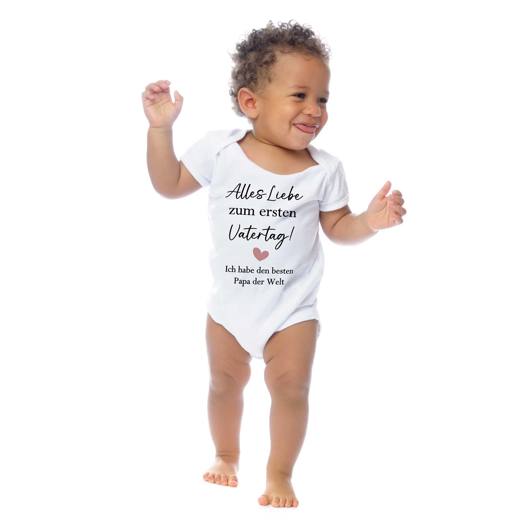 Baby trägt Body mit der Aufschrift 'Alles Liebe zum ersten Vatertag' – Geschenk für Papa