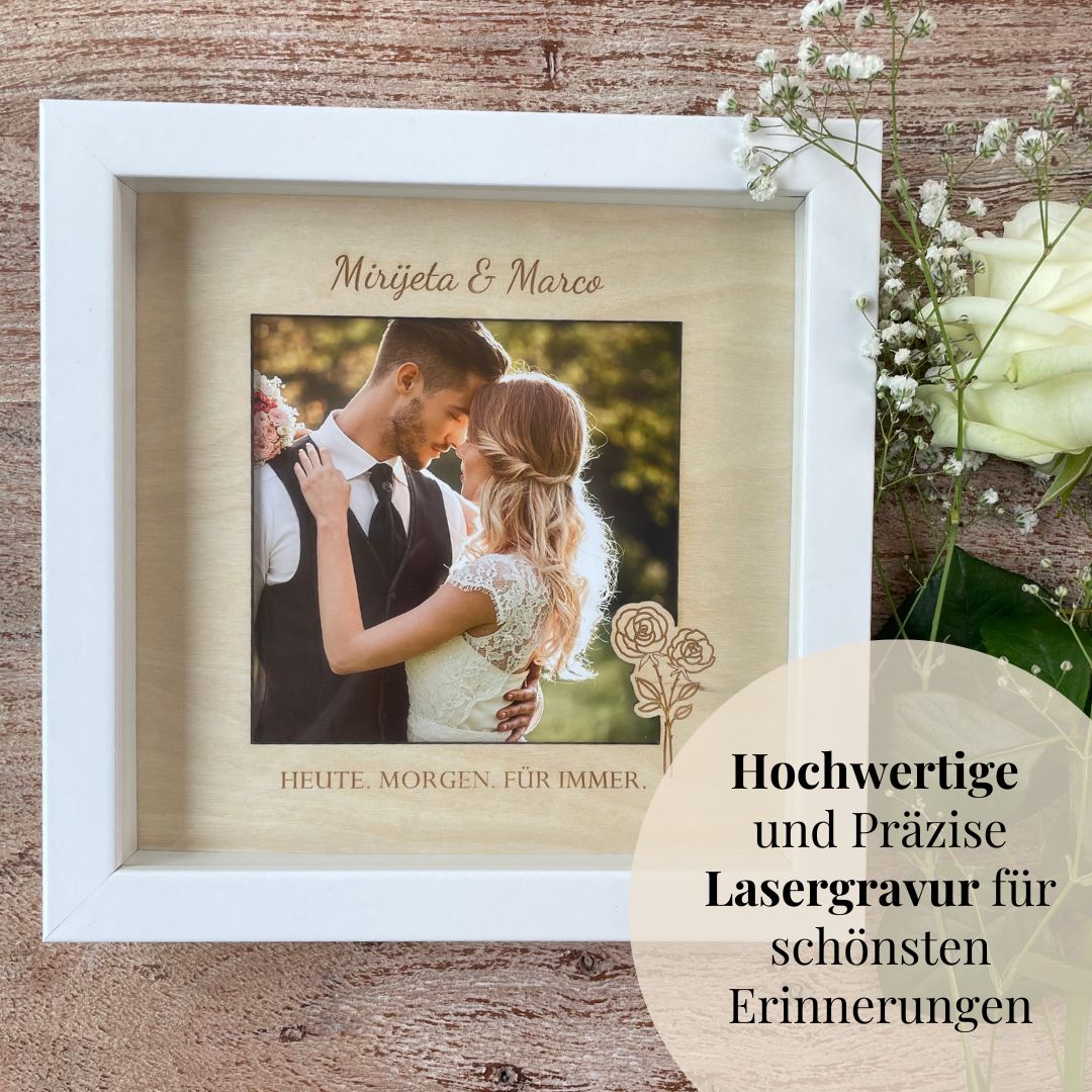 Personalisierter Hochzeitsrahmen mit Ausschnitt für 15x15 cm Foto – Versand am nächsten Werktag