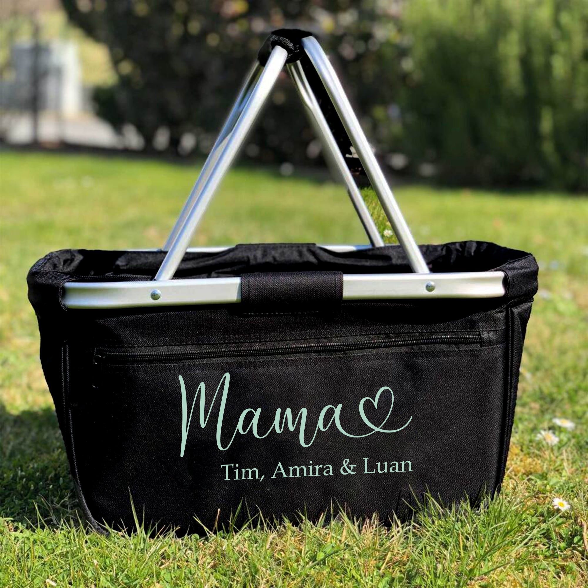 Schwarzer Einkaufskorb mit Mama Schriftzug und Kindernamen, personalisiertes Geschenk für Mama zum Muttertag oder Geburtstag