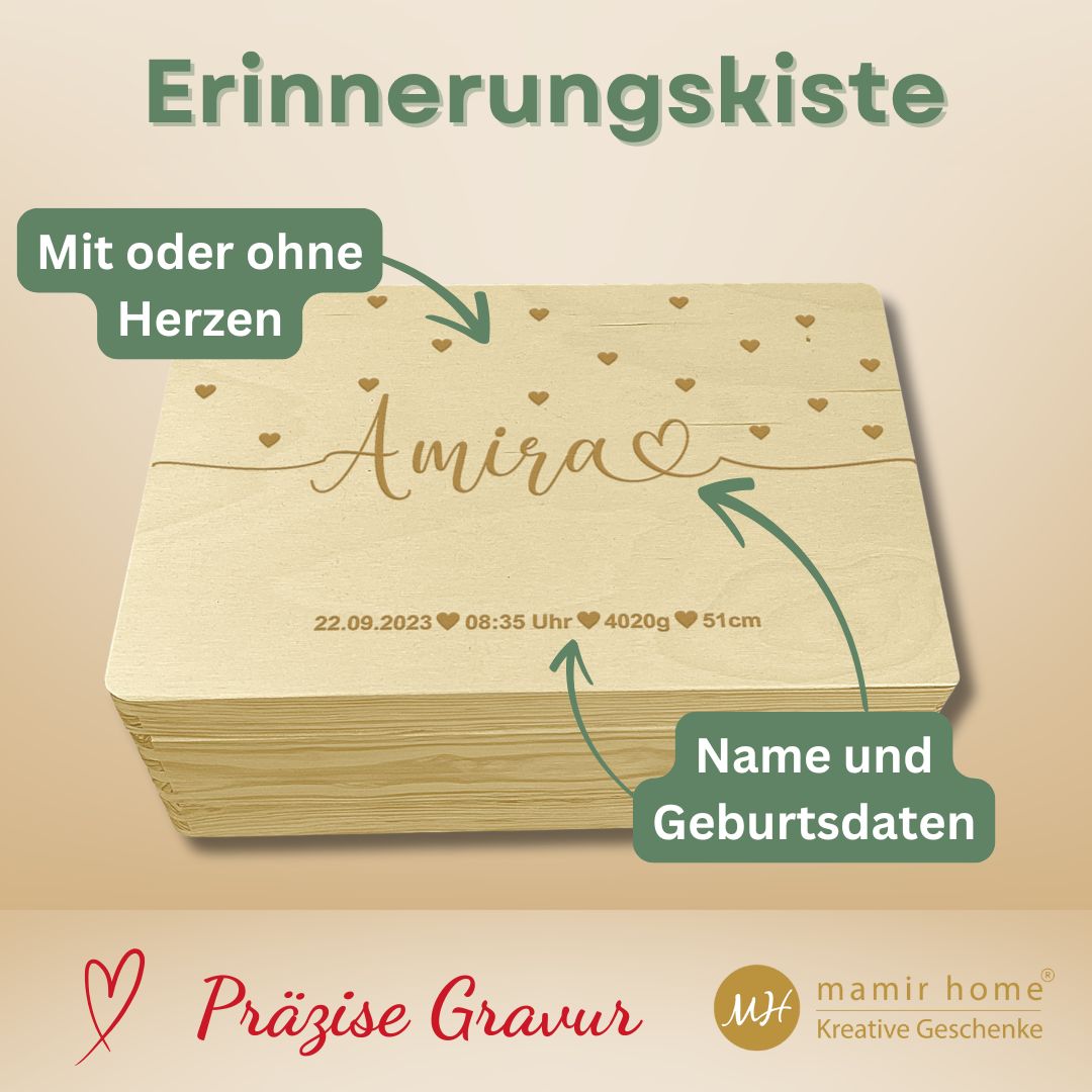Gravierte Erinnerungskiste mit Herzen und Geburtsdaten auf dem Deckel