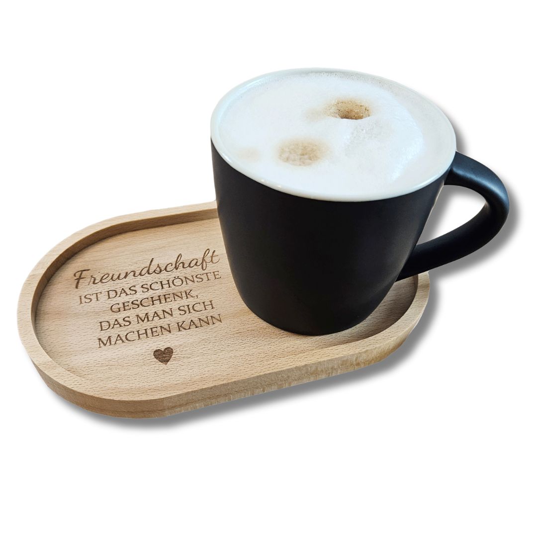 Freigestelltes Freundschaftsgeschenk aus Holz mit liebevoller Gravur