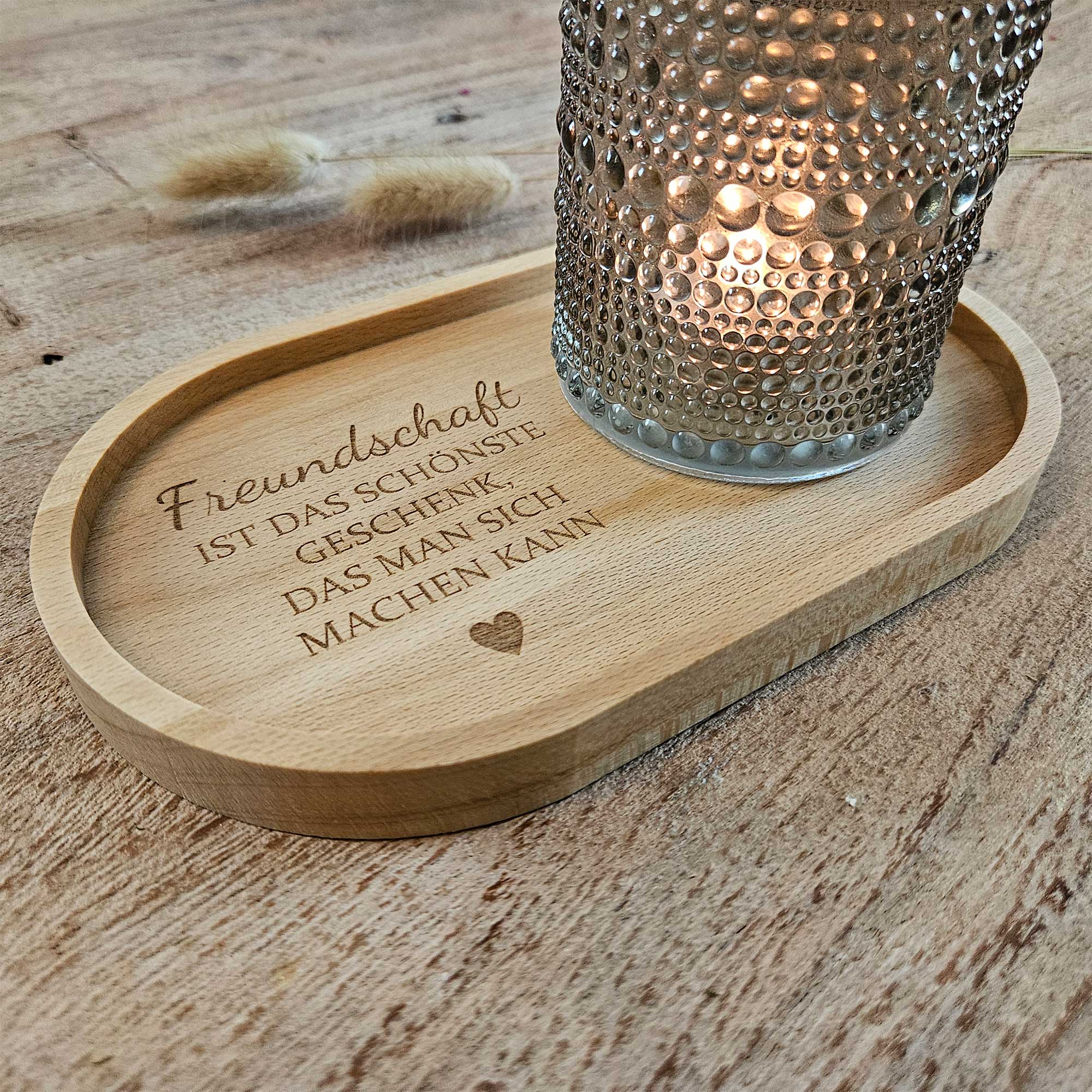 Holztablett mit Freundschaftsspruch und Kerze – Geschenk und Dekoration in einem