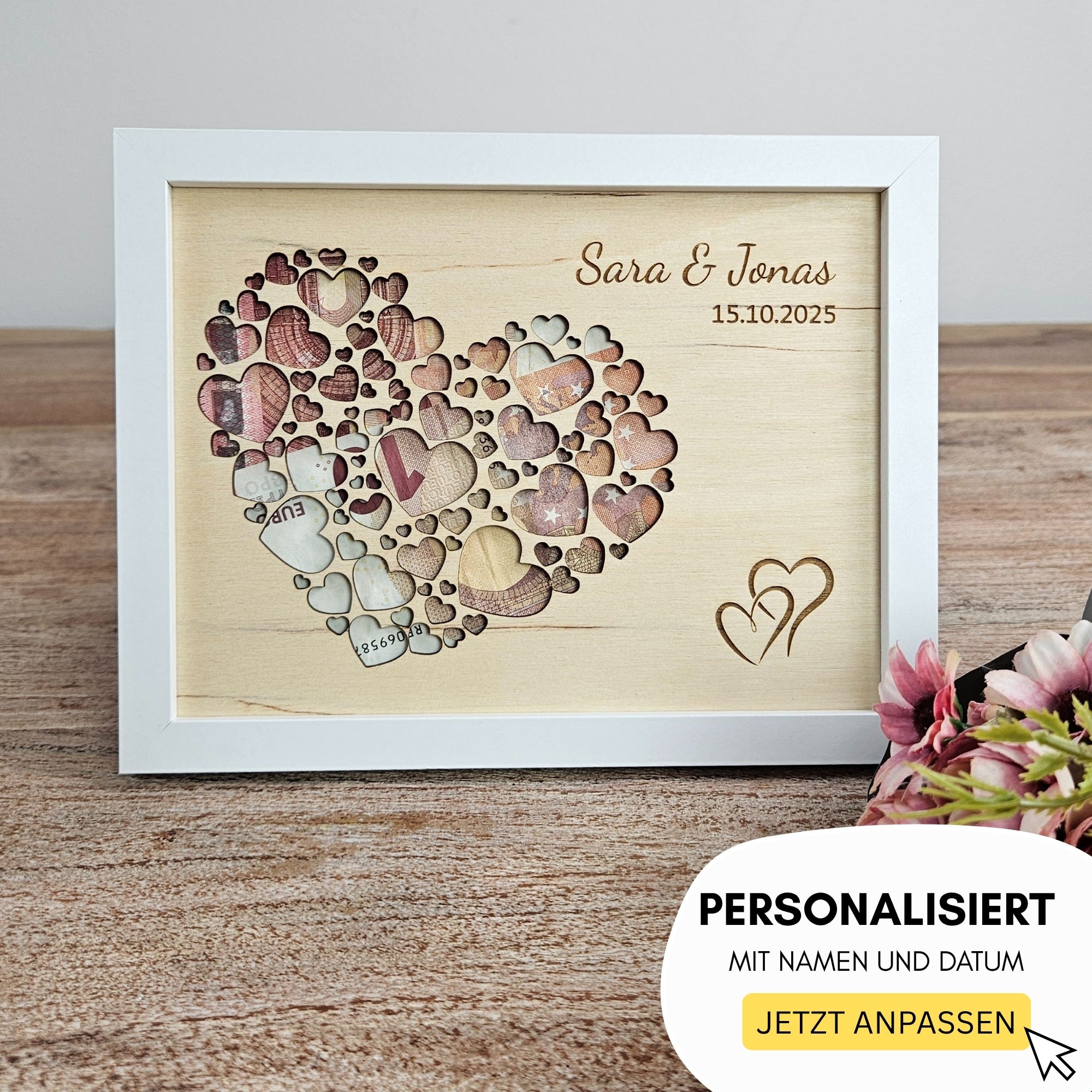 Personalisiertes Geldgeschenk zur Hochzeit mit Namen und Datum – Bilderrahmen mit Herz aus Holzherzen