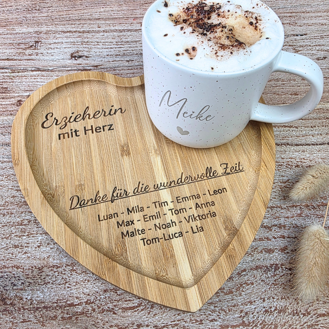 Abschiedsgeschenk Erzieherin mit Kindernamen – Personalisierte Tasse & Herz-Tablett | Geschenk Erzieherin Abschied