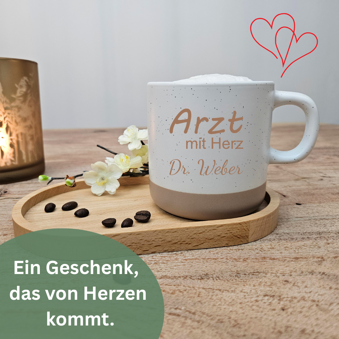 Ärztin mit Herz Tasse personalisiert mit Name – besonderes Dankeschön Geschenk für Arzt oder Ärztin