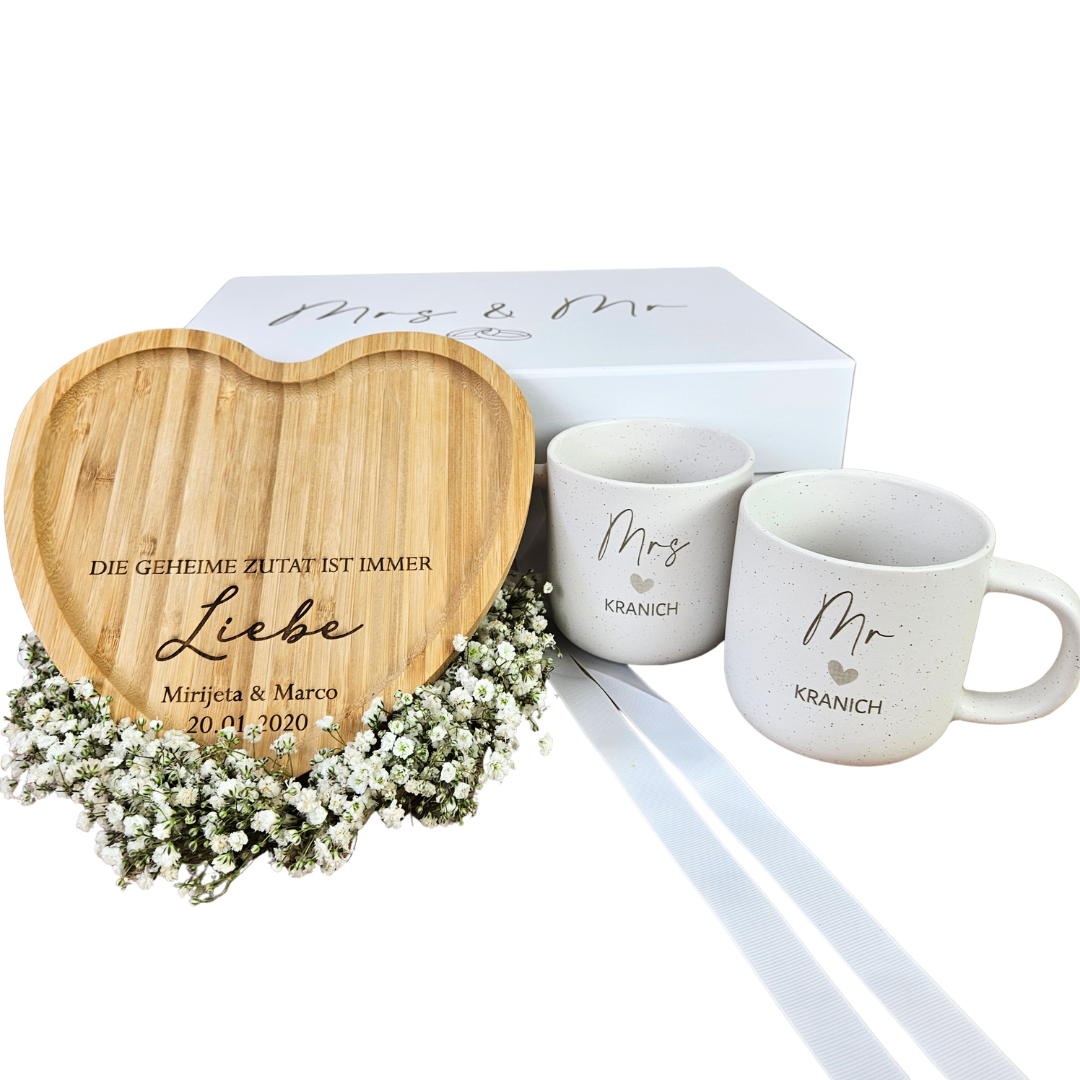 Hochzeitsgeschenk personalisiert – Mr & Mrs Tassen mit Namen & Herz-Tablett | Geschenk für das Brautpaar | Steingut Tasse Neutral