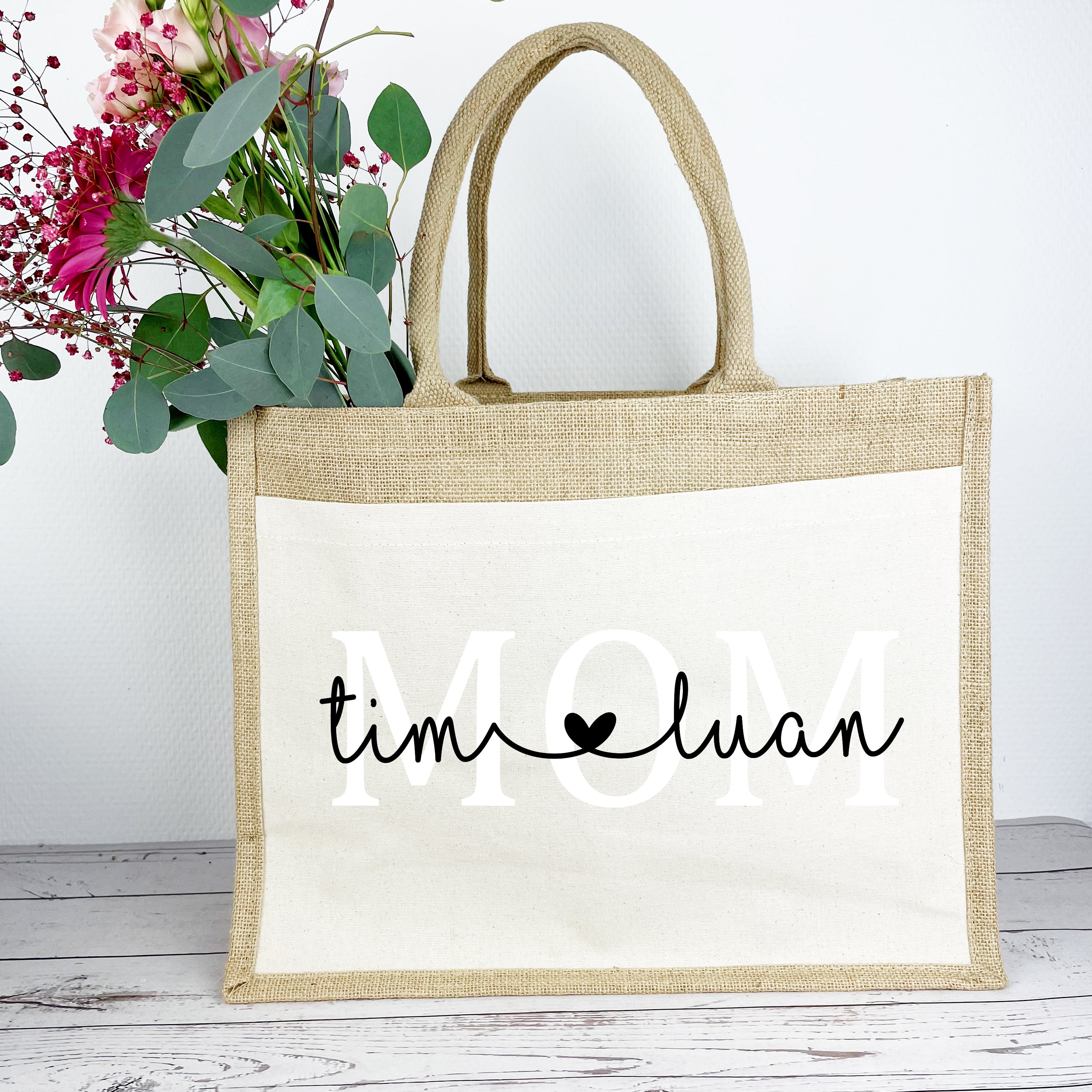 Personalisierte Jutetasche für Mama mit Aufdruck „MOM“ und Kindernamen – große Tasche als Geschenk für Muttertag oder Geburtstag