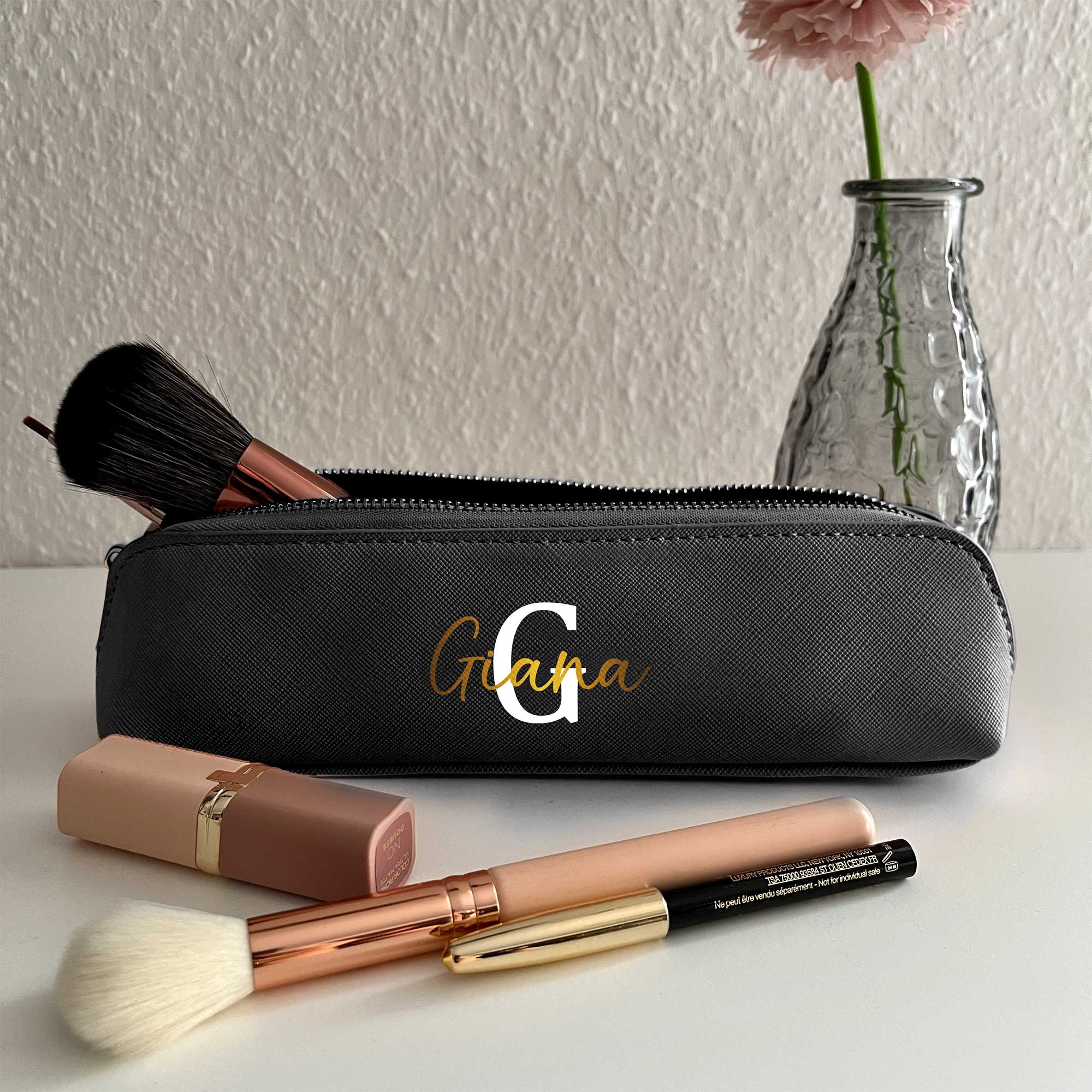 Kosmetiktasche personalisiert mit Initial & Name – Schminktasche & Kulturtasche Damen | Geschenk für Frauen mit Namen