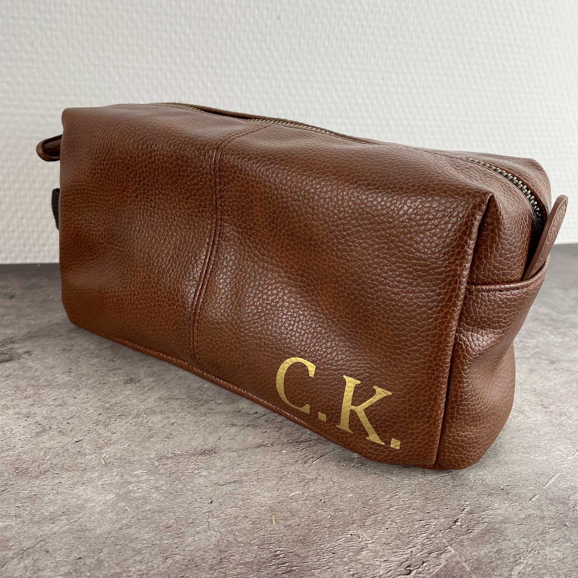 Kulturbeutel Herren mit Namen personalisiert | Kulturtasche Männer Geschenk | Kulturbeutel personalisiert Männer Braun Schwarz