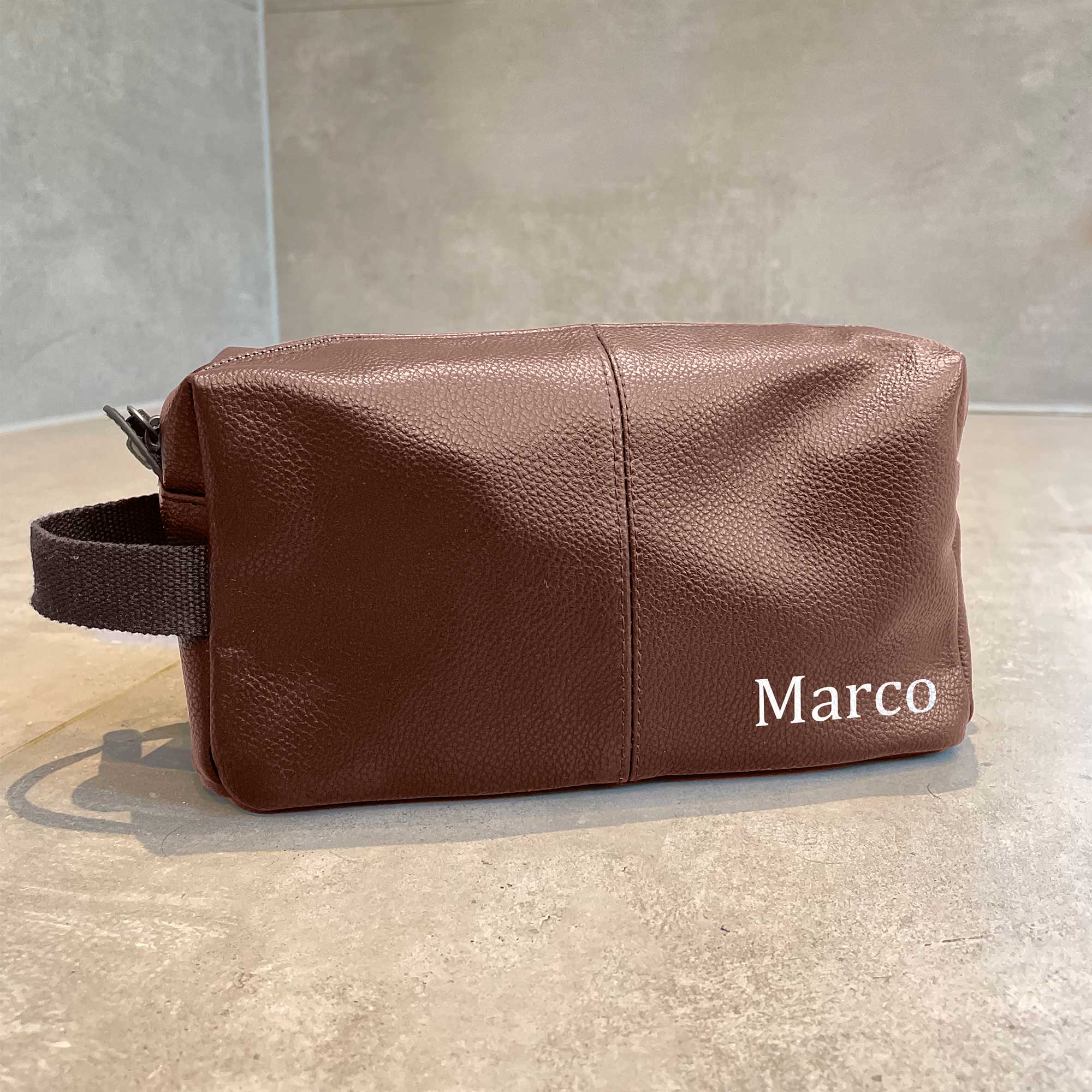 Kulturbeutel Herren mit Namen personalisiert | Kulturtasche Männer Geschenk | Kulturbeutel personalisiert Männer Braun Schwarz