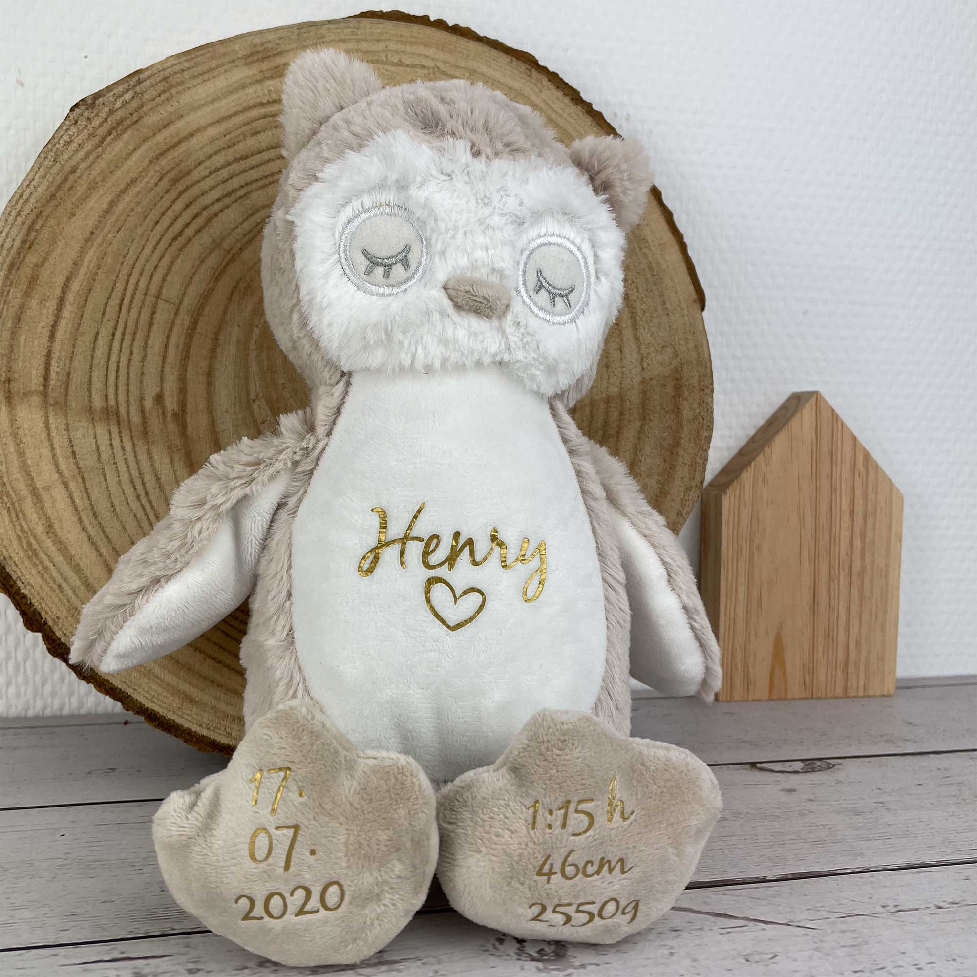 Kuscheltier Eule mit goldener Namensbeschriftung und Geburtsdaten – Geschenkidee zur Geburt oder Taufe