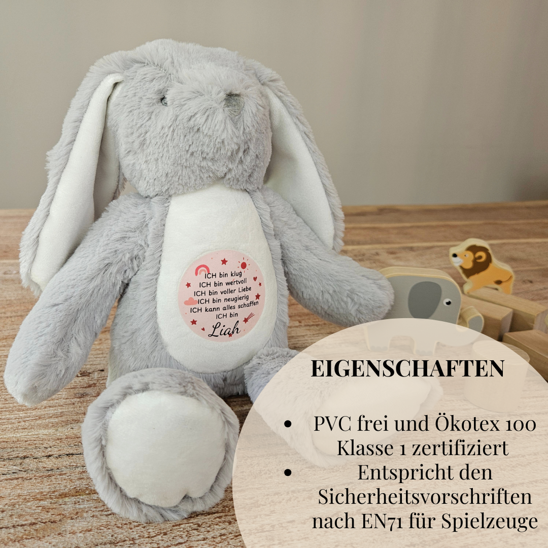 Personalisierter Hase mit rosa Aufdruck – Ökotex 100 Klasse 1 zertifiziert und EN71-konform für sicheres Kuscheln.
