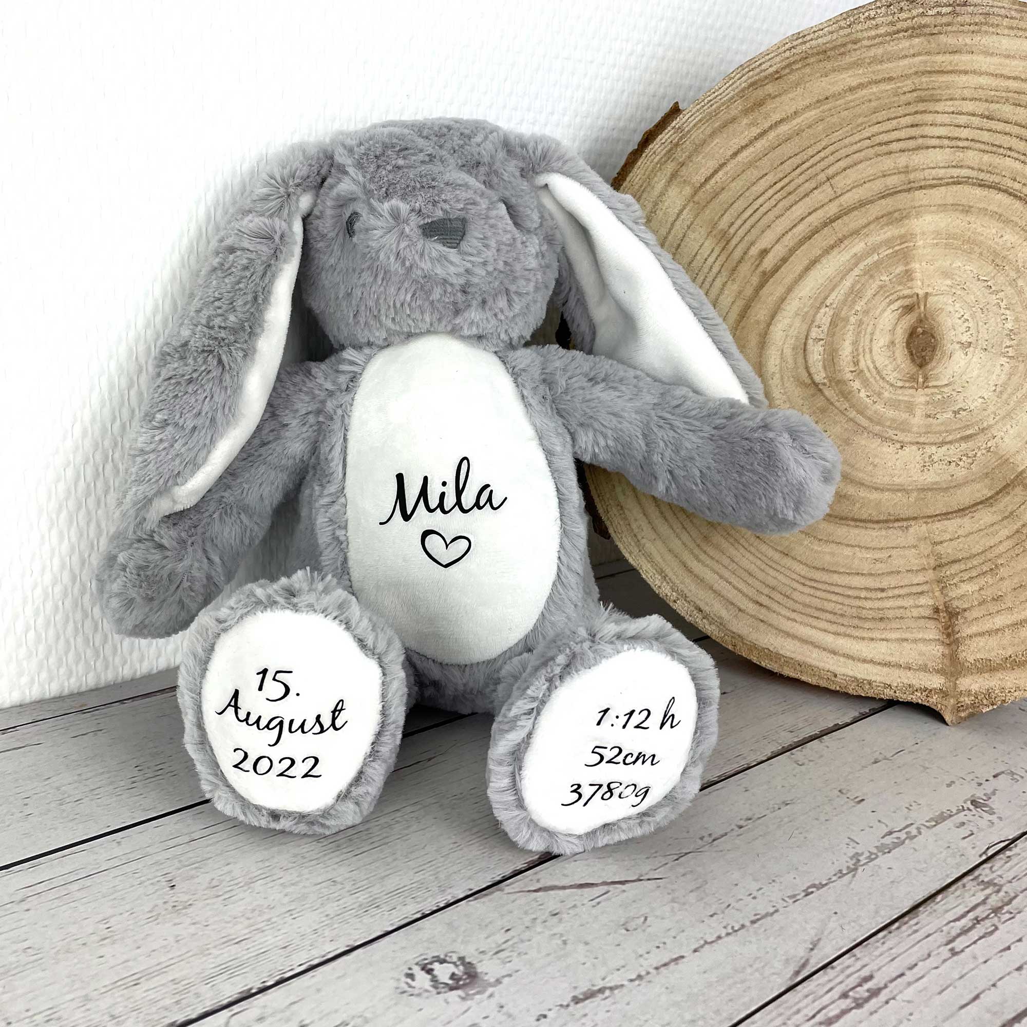 Kuscheltier Hase mit Namen & Geburtsdaten – ein unvergessliches Geburtsgeschenk
