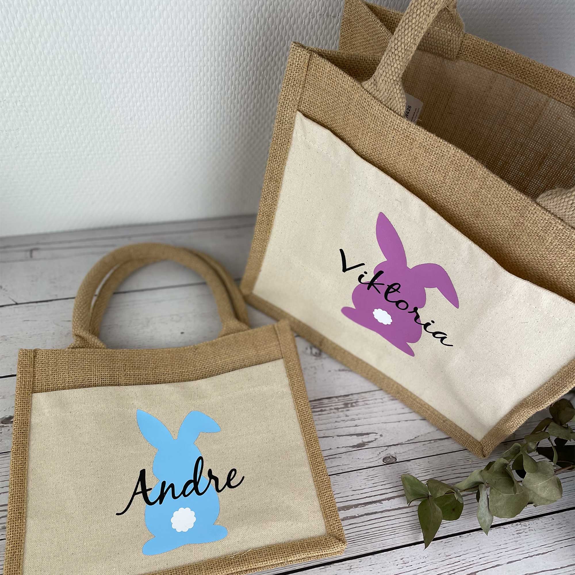 Größenvergleich der Ostertaschen aus Jute mit Namen – Viktoria & Andre