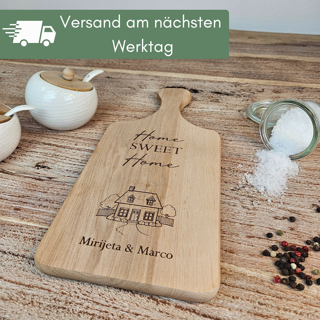 Schneller Versand am nächsten Werktag – personalisiertes Schneidebrett als Geschenk zum Einzug