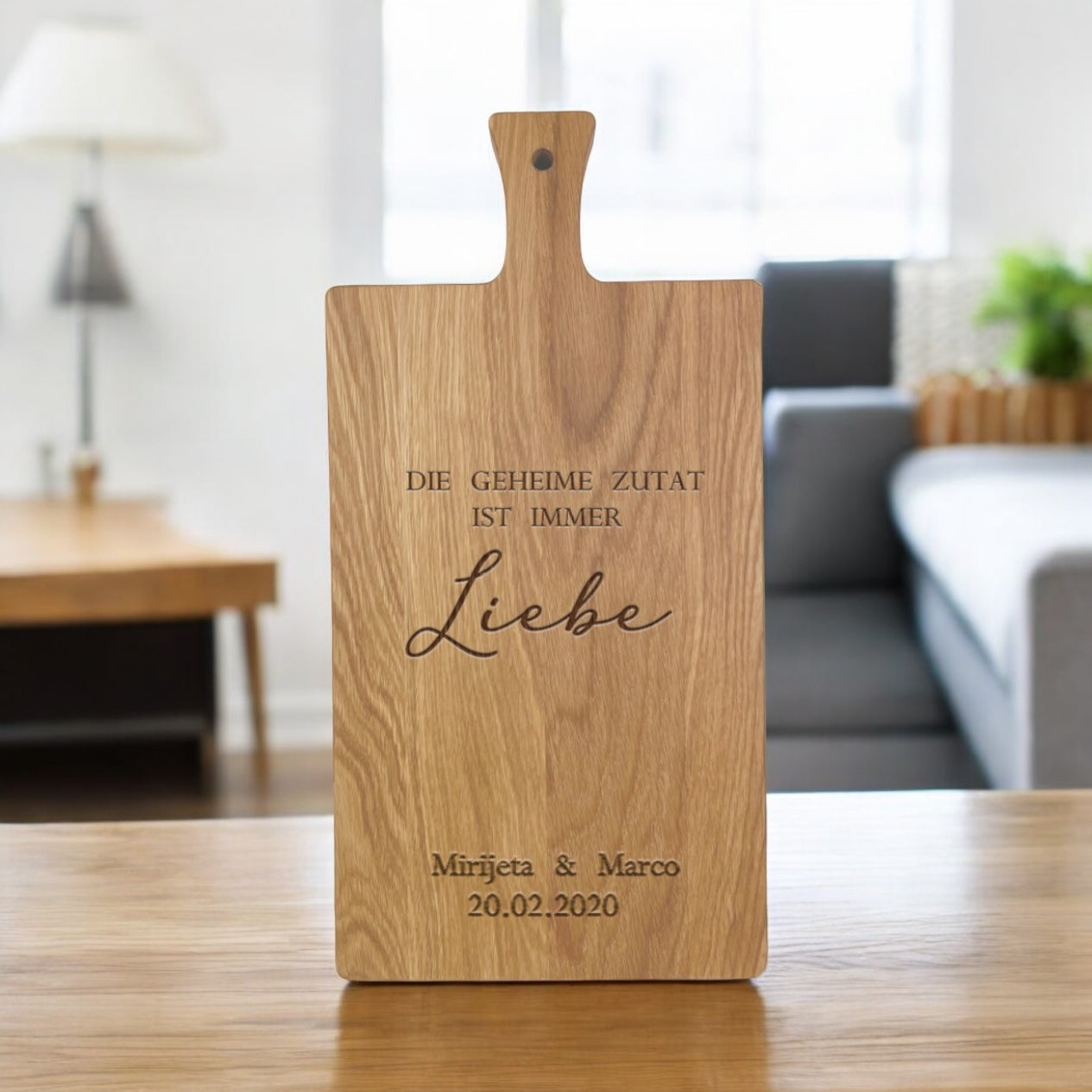Schneidebrett Hochzeit personalisiert – Die geheime Zutat ist immer Liebe | Geschenk Brautpaar | Eichenholz mit Namen & Datum