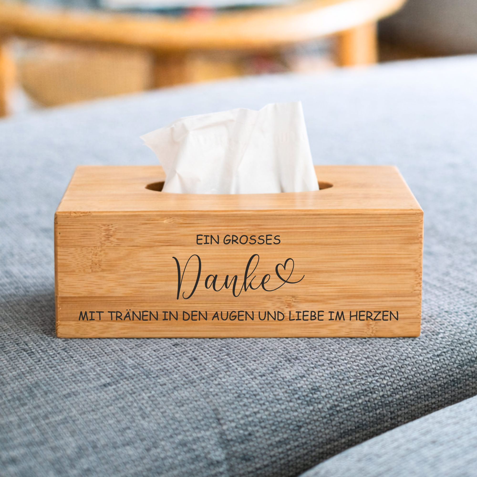 Taschentuchbox personalisiert aus Bambus mit Gravur „Ein großes Danke mit Tränen in den Augen und Liebe im Herzen“ als emotionales Danke Geschenk