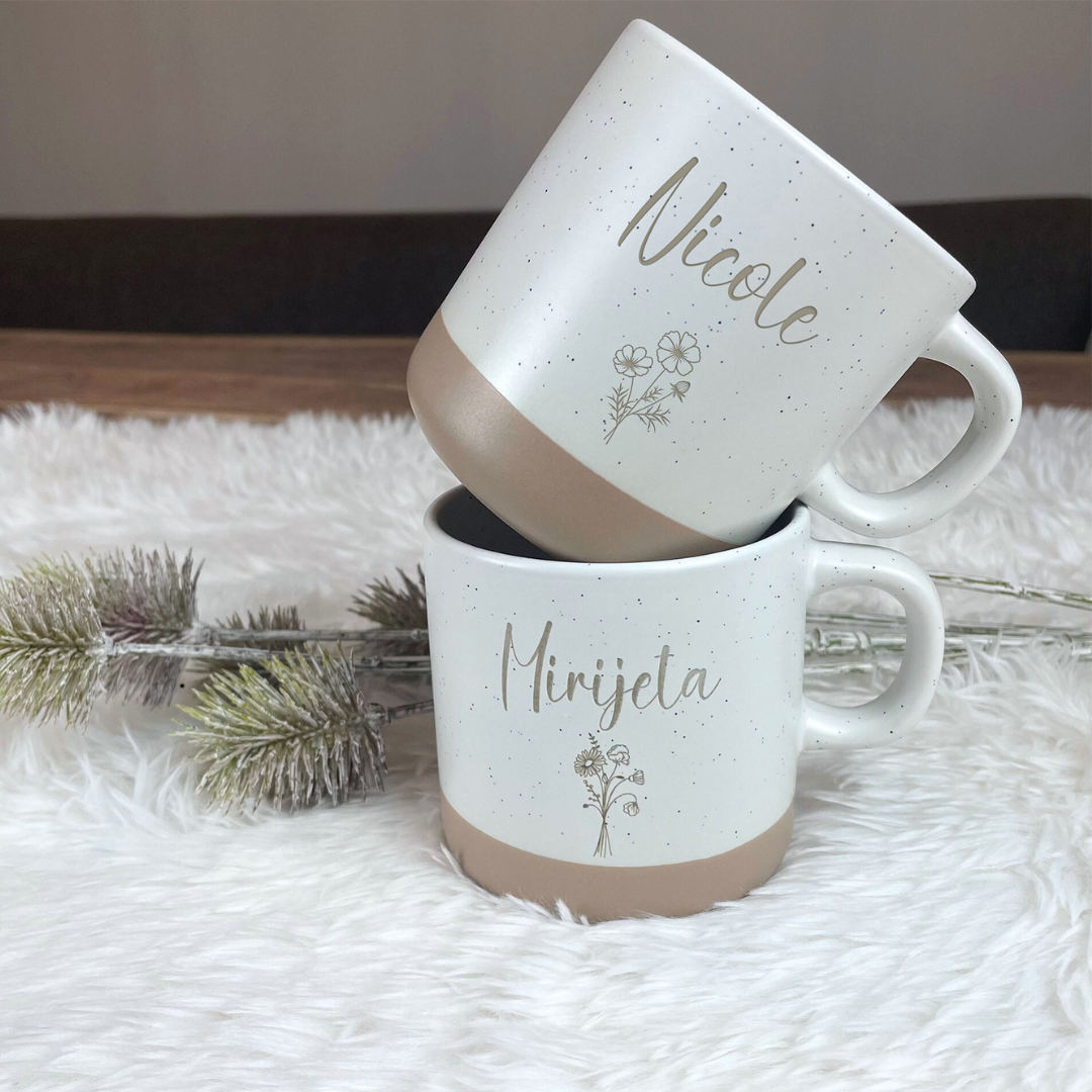 Tasse personalisiert – personalisierte Steingut-Tasse mit Name und Geburtsblume