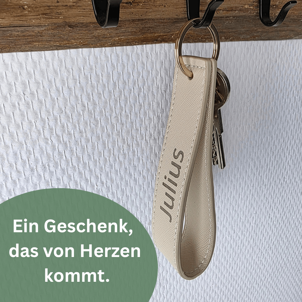Personalisierter Schlüsselanhänger mit Namen & Gravur – Mama, Oma, Papa oder Opa