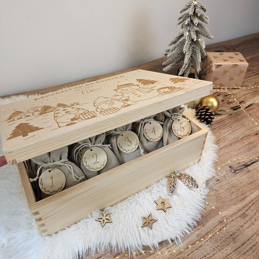 Adventskiste aus Holz zum Befüllen mit Geschenken, personalisierter Weihnachtskalender mit Namen