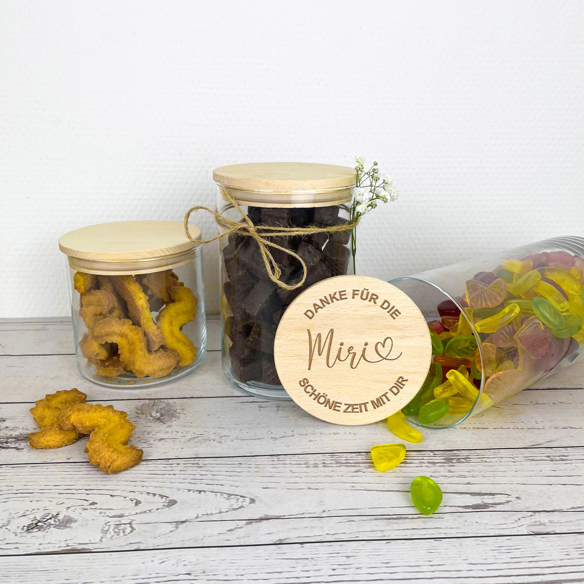 Geschenk zum Abschied einer Erzieherin – graviertes Vorratsglas mit Holzdeckel
