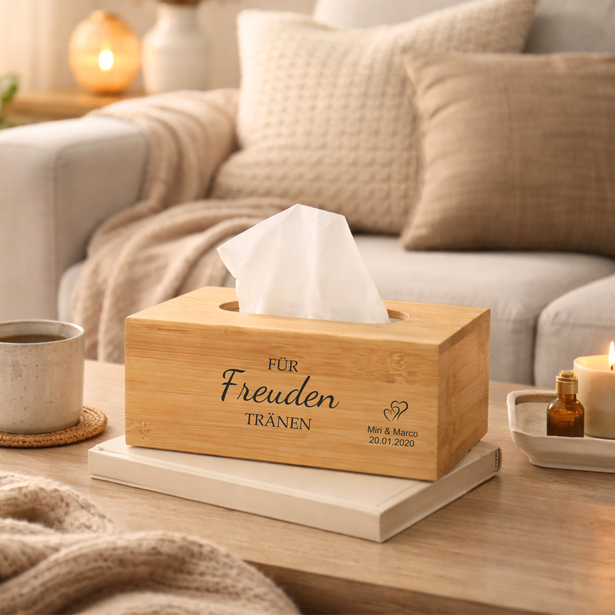 Taschentuchbox personalisiert als Erinnerung an die Hochzeit im Wohnbereich