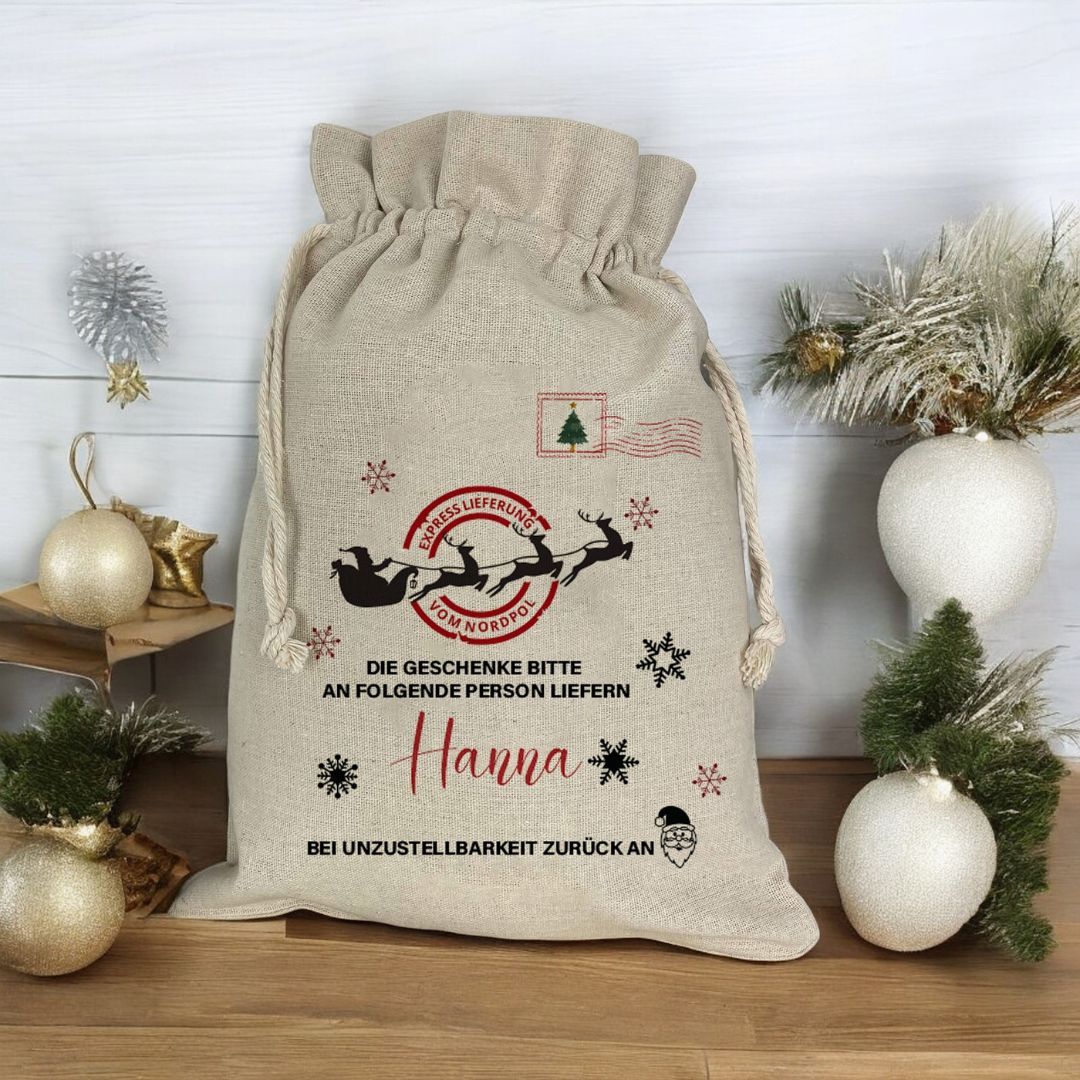 Nikolaussack personalisiert mit Name Hanna – Postsack-Design vor weihnachtlicher Deko